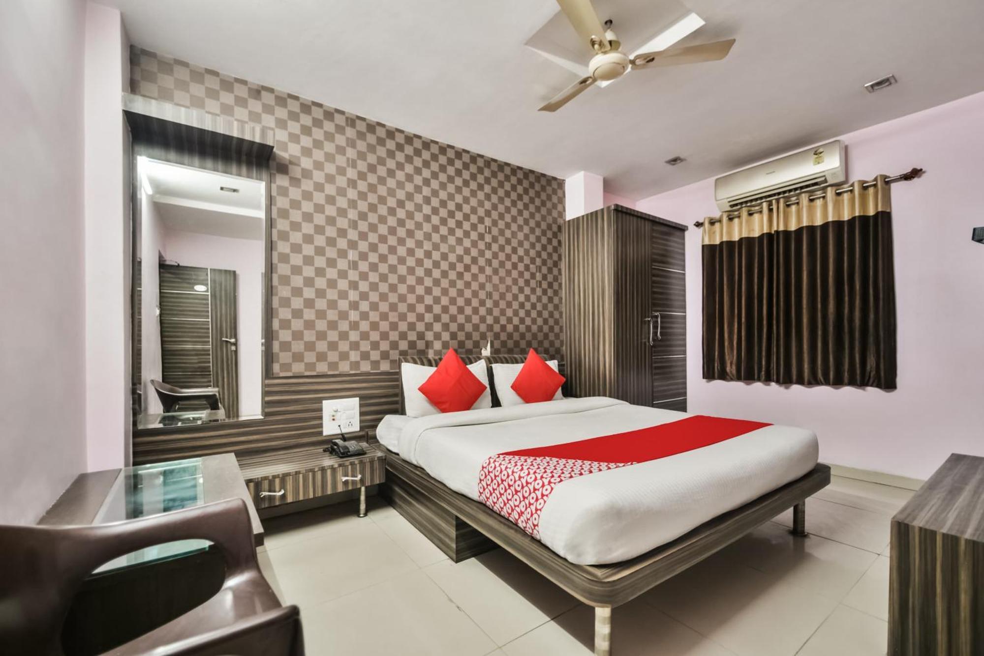 Oyo Hotel Ajanta Hamirgarh Esterno foto